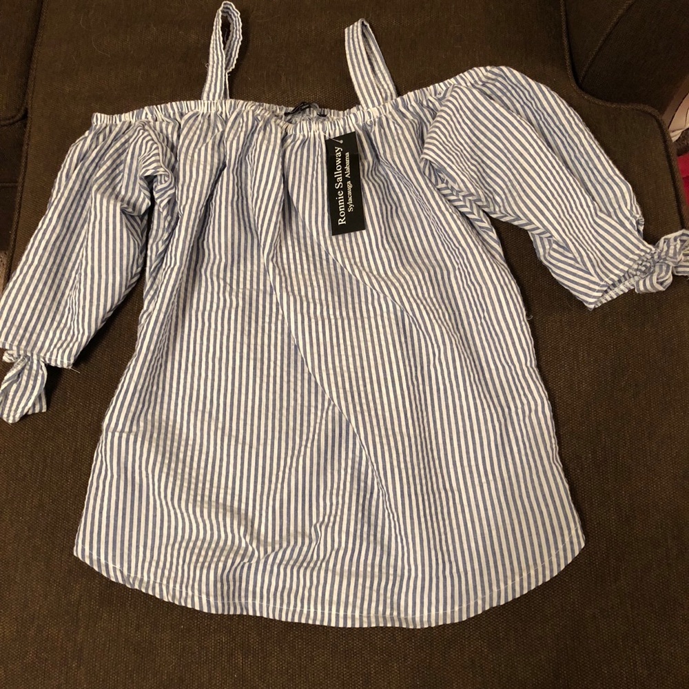 Women’s Seersucker Top size Medium